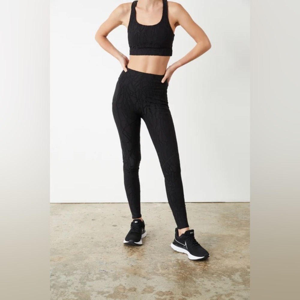 Twenty Montreal 3D Swirl Leggings
